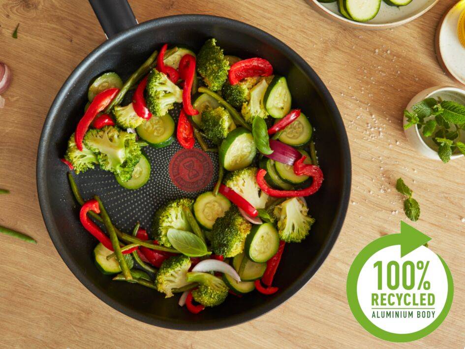 Tefal Recycled On koekenpan 28 cm, 100% gerecycled aluminium, anti- aanbaklaag, inductie, vaatwasmachinebestendig, zwart, C2970632