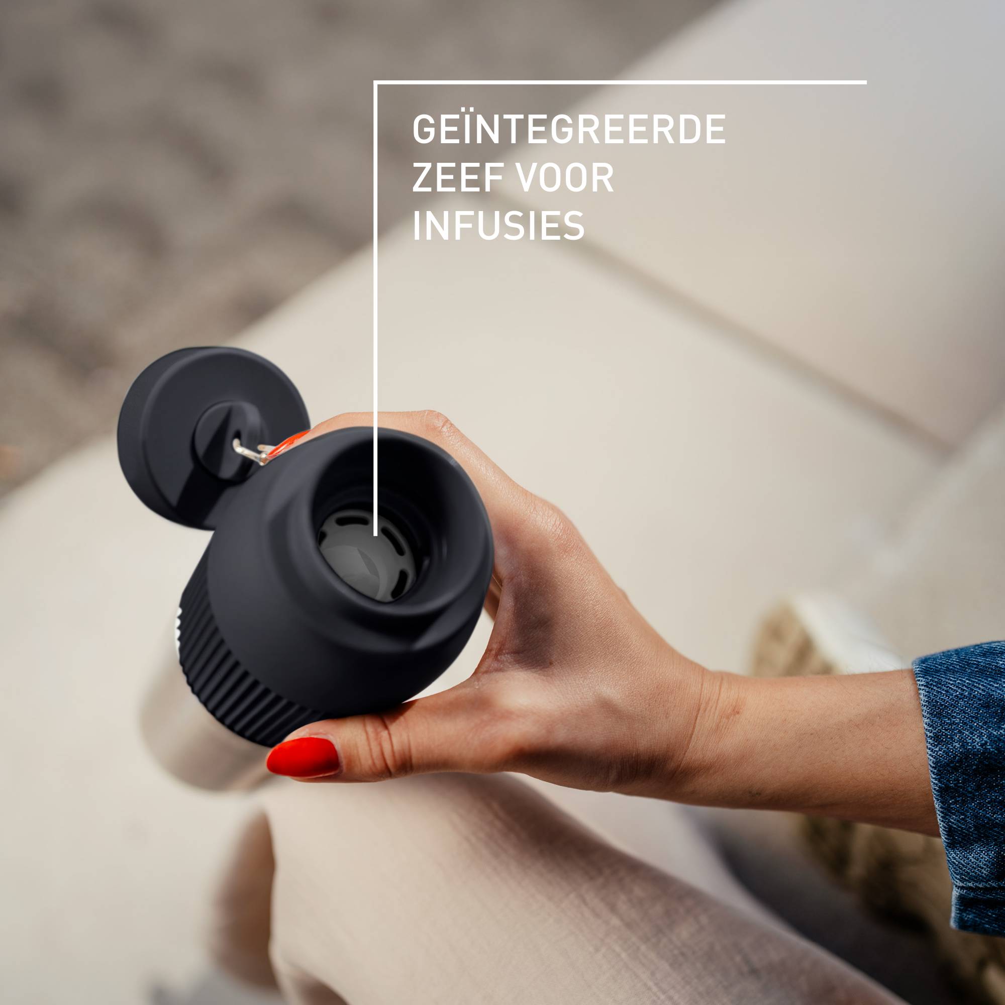 beYou N2193110 drinkfles met draaidop zwart (0,7L)