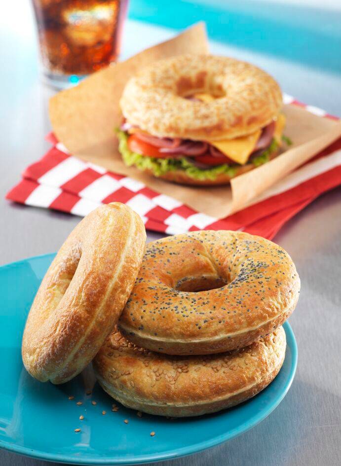2 platen met bagelvormpjes in doos Snack Collection XA801612