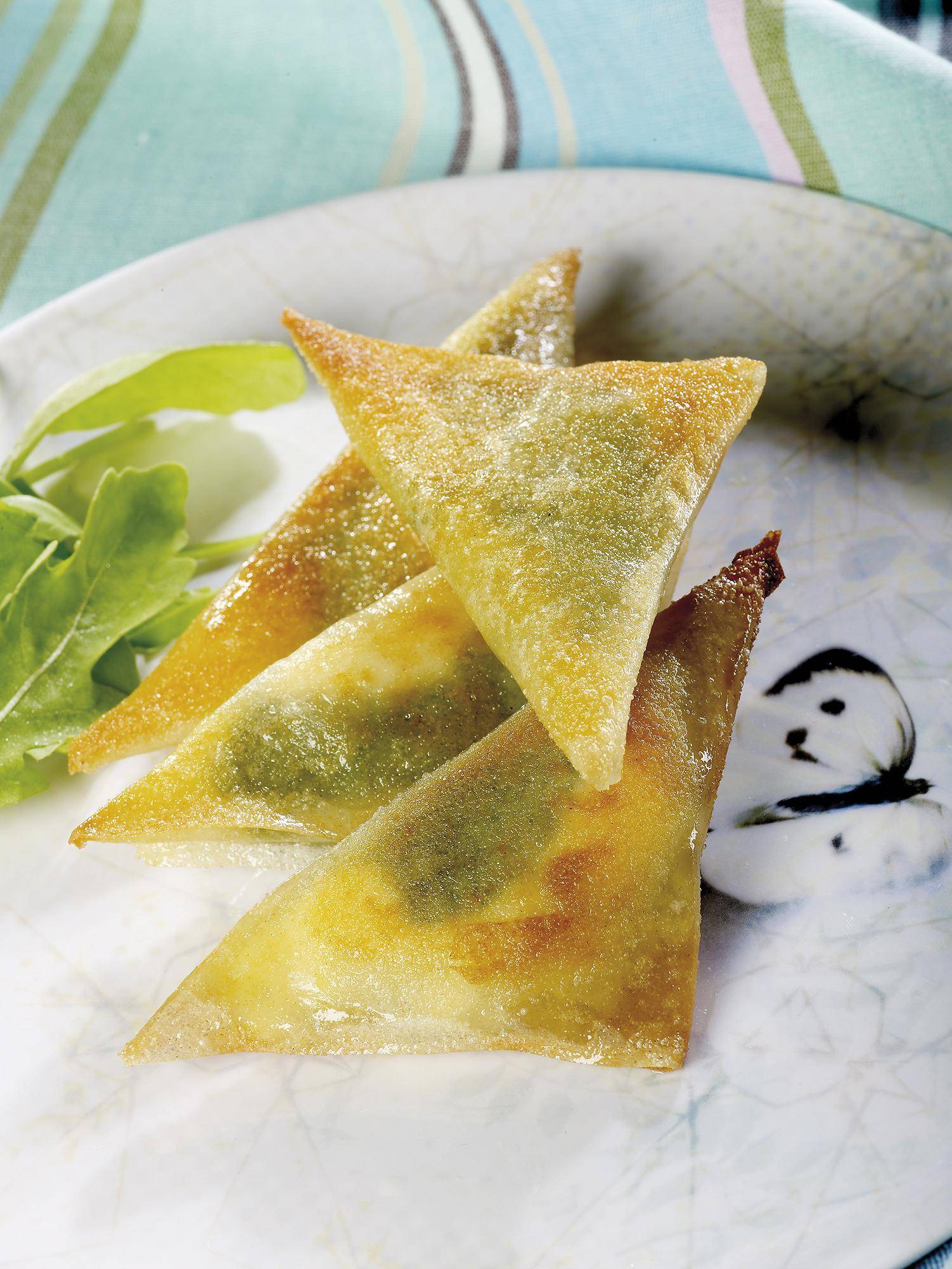 Samosa van verse geitenkaas met rucola en gedroogde tomaten - Recepten Actifry Original 1kg | Tefal