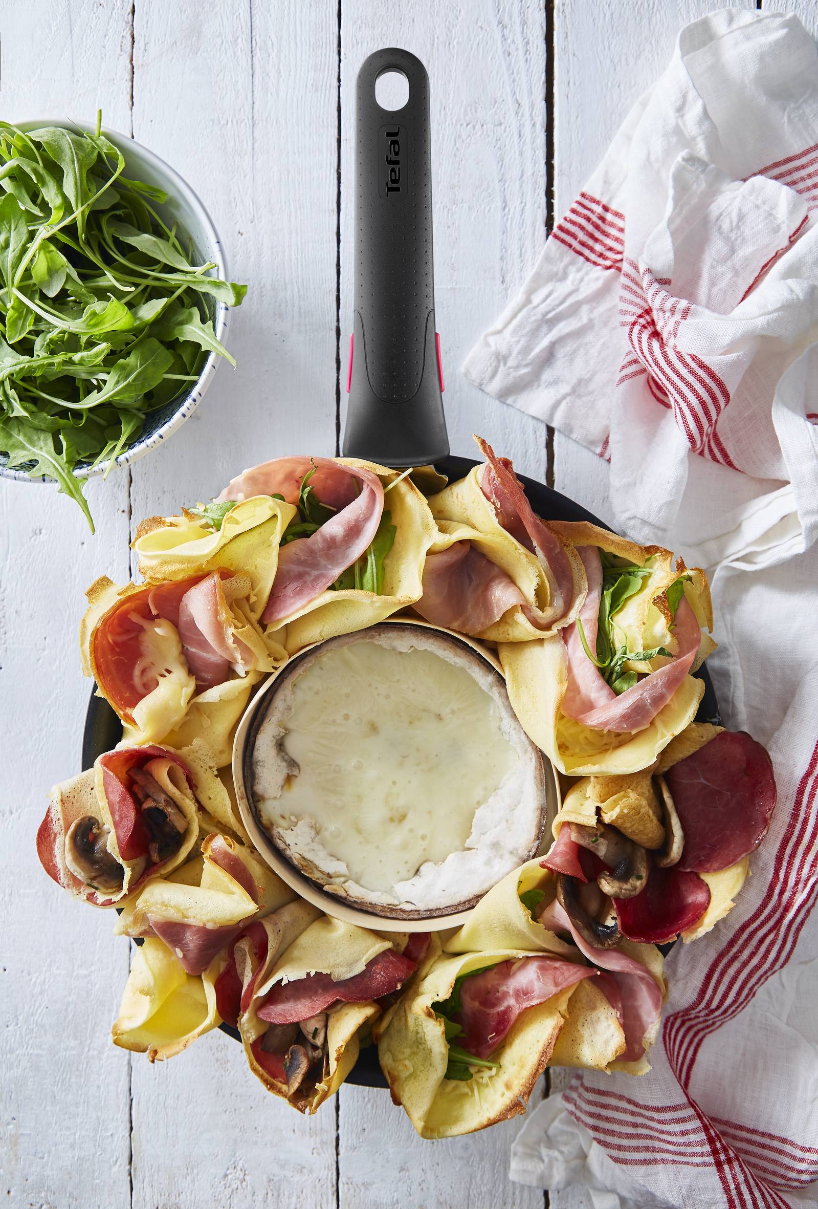 Hartige pannenkoek plank met dipkaas - Recepten undefined | Tefal