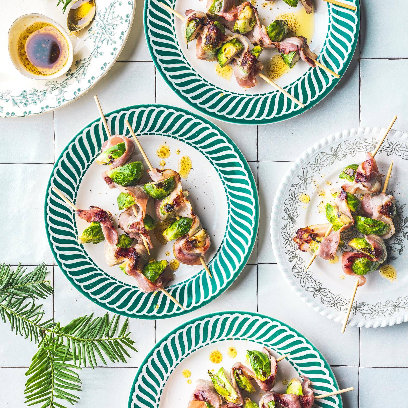 Gegrilde spruitenspiesjes met bacon - Recepten OptiGrill 2in1 | Tefal