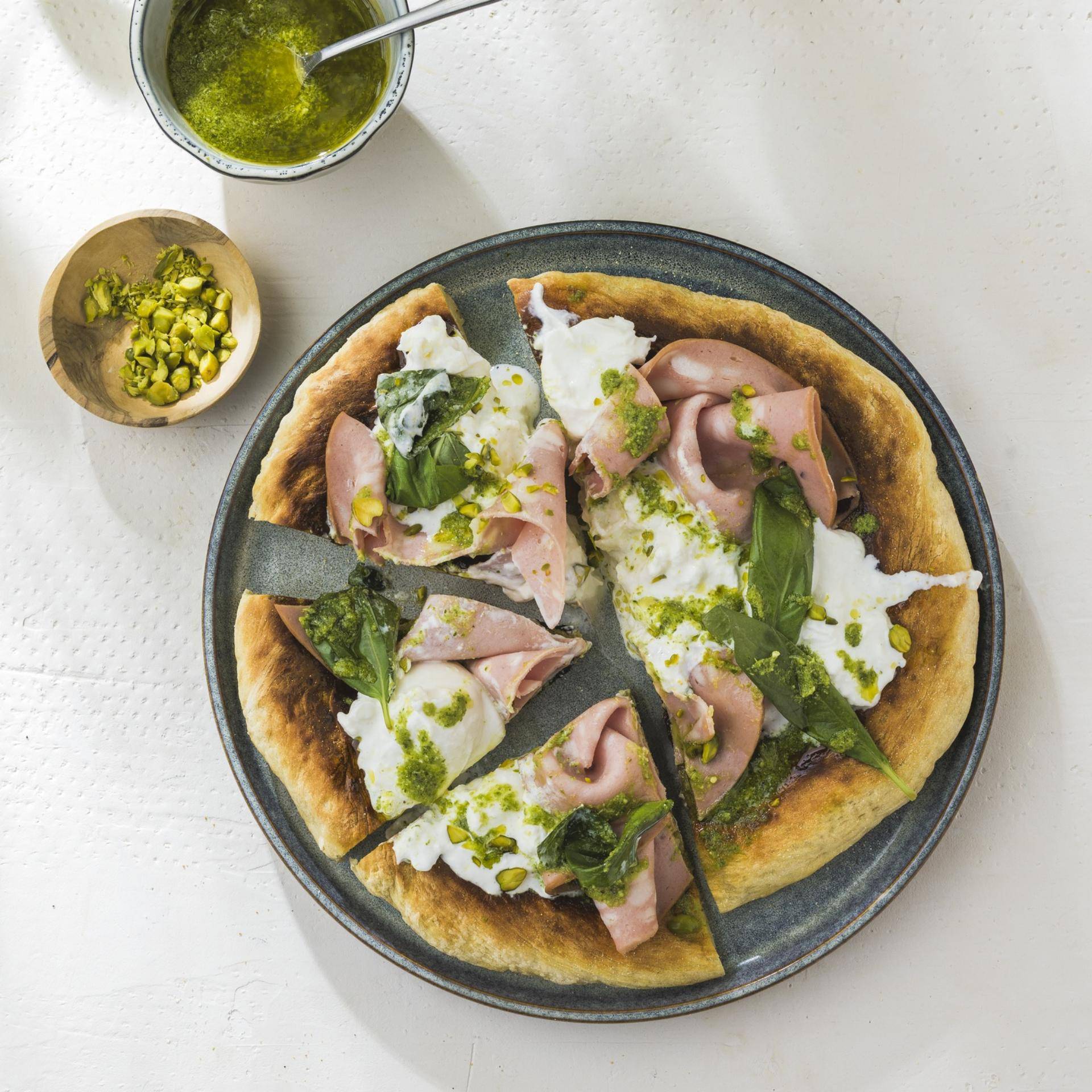 Mortadella, pistache en burrata pizza - Recepten Pizza Pronto | Tefal
