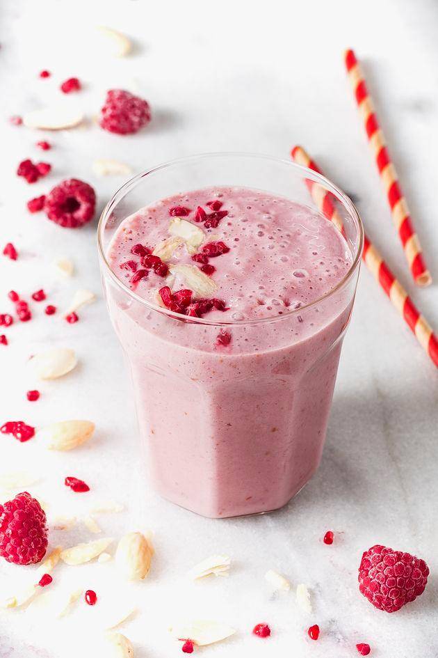 Healthy raspberry and almond milkshake - Recepten Blend up | Tefal
