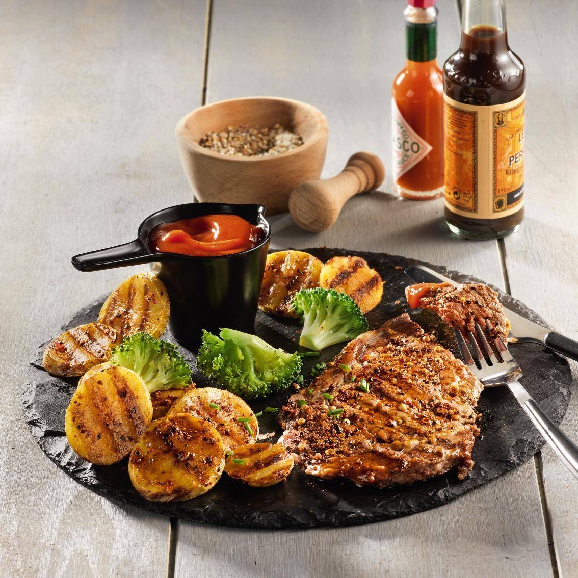 Gegrilde Montreal steak met aardappelen - Recepten OptiGrill + | Tefal