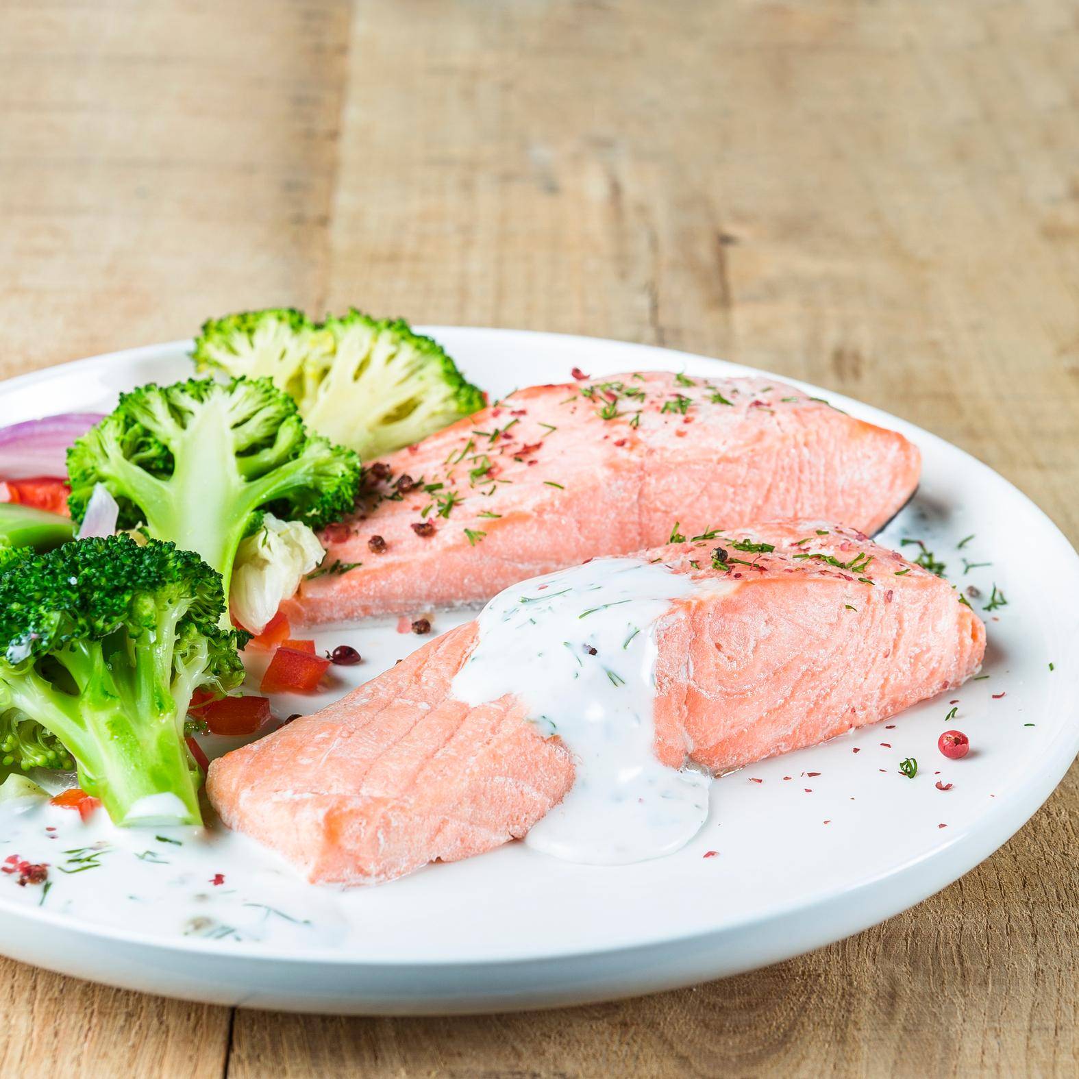 Zalm met romige dille saus - Recepten Easy Fry Mega | Tefal