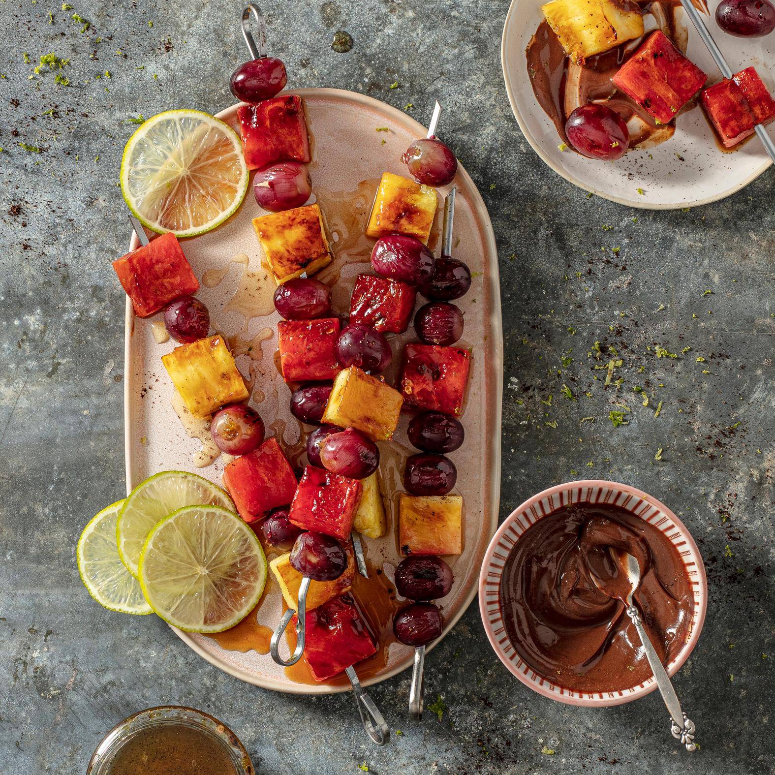 Gegrilde fruitspiesjes met chocoladesaus - Recepten OptiGrill 2in1 | Tefal