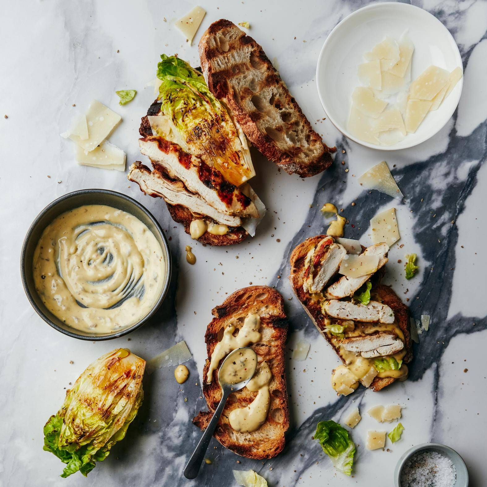 Geroosterde ceasar chicken-sandwich - Recepten OptiGrill 2in1 | Tefal