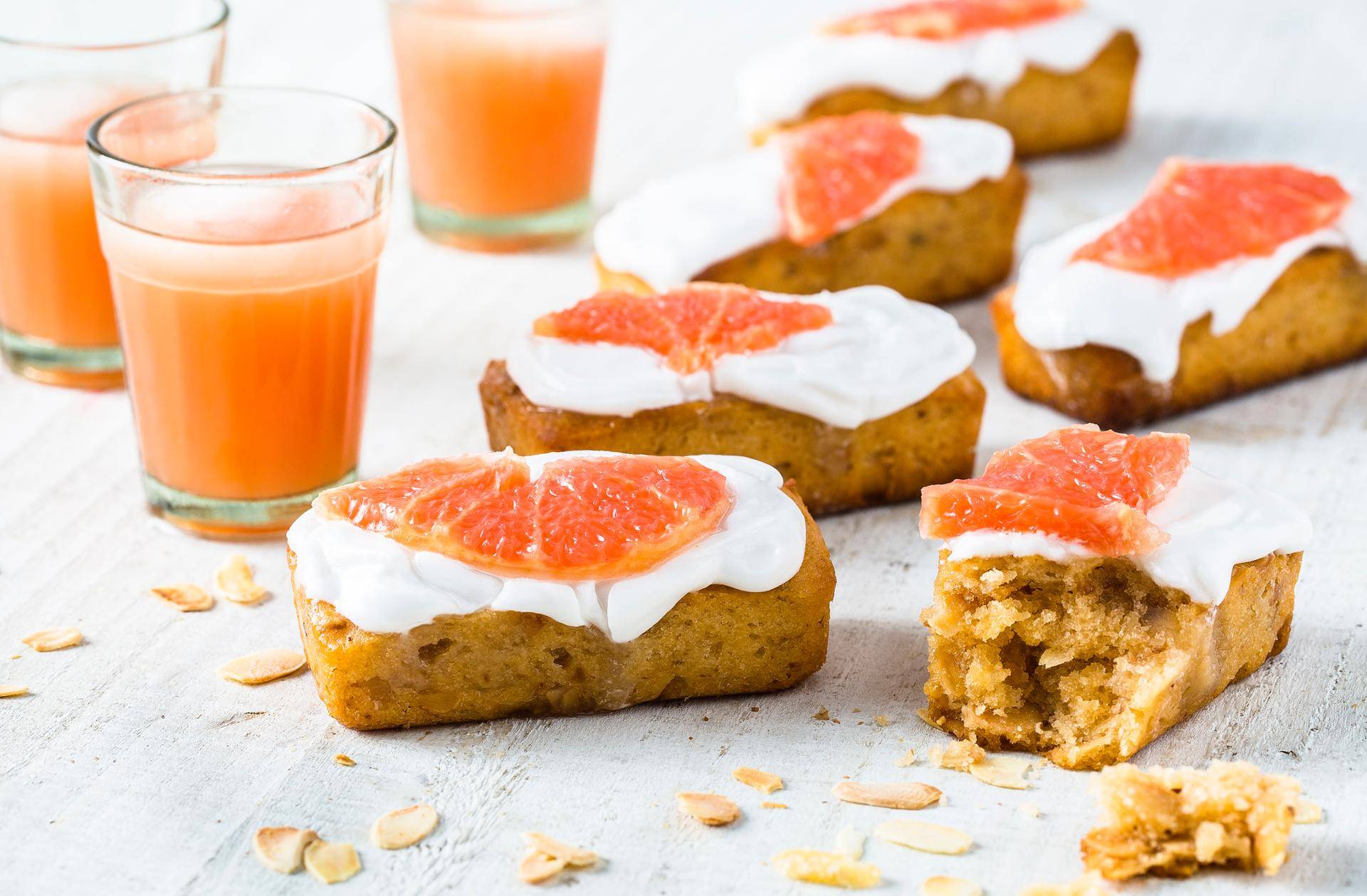 Cakejes met grapefruit en amandelschaafsel - Recepten Cake Factory | Tefal