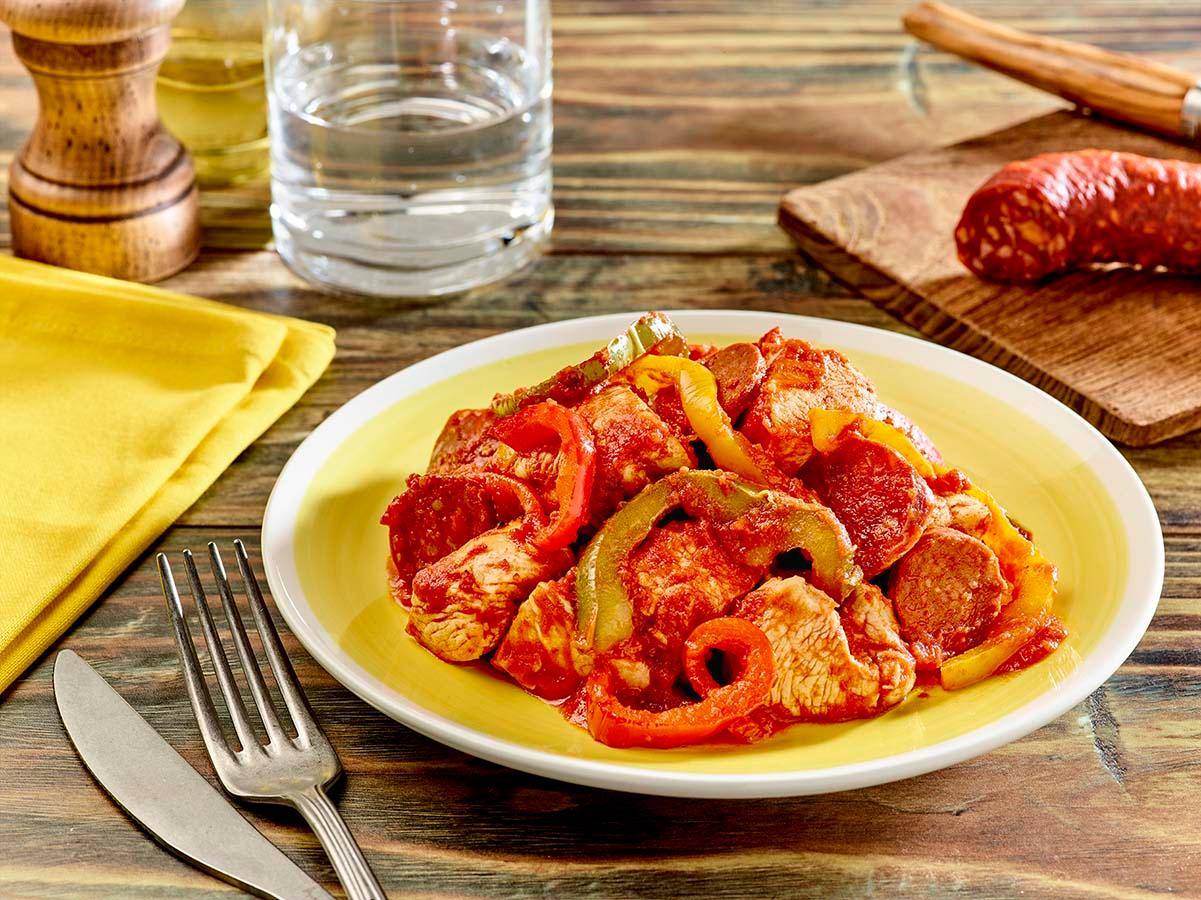 Kip, chorizo en trio van paprika's - Recepten Actifry Express XL | Tefal