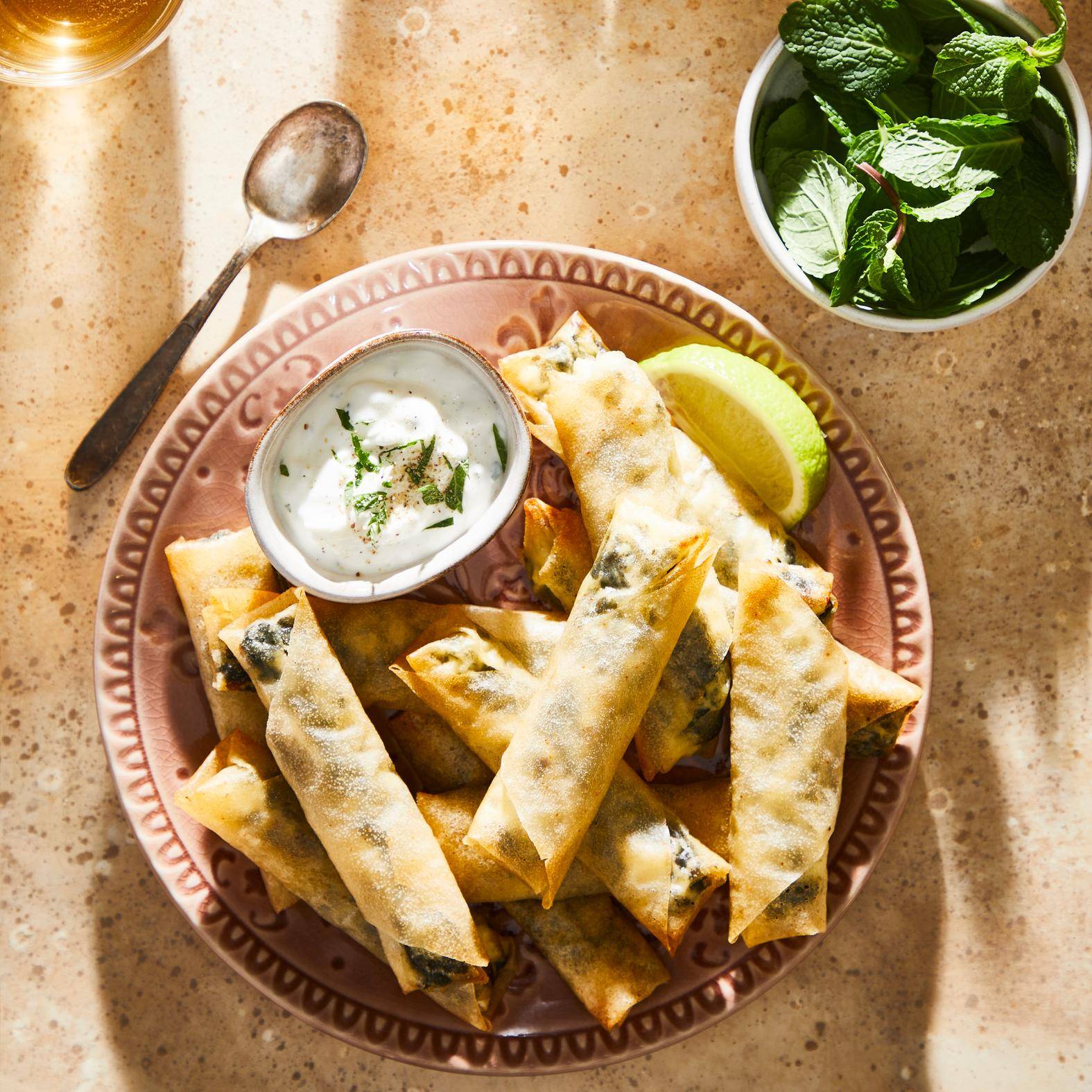 Spinazie en feta rolletjes - Recepten EASY FRY & GRILL 2 in 1 DIGITAL | Tefal