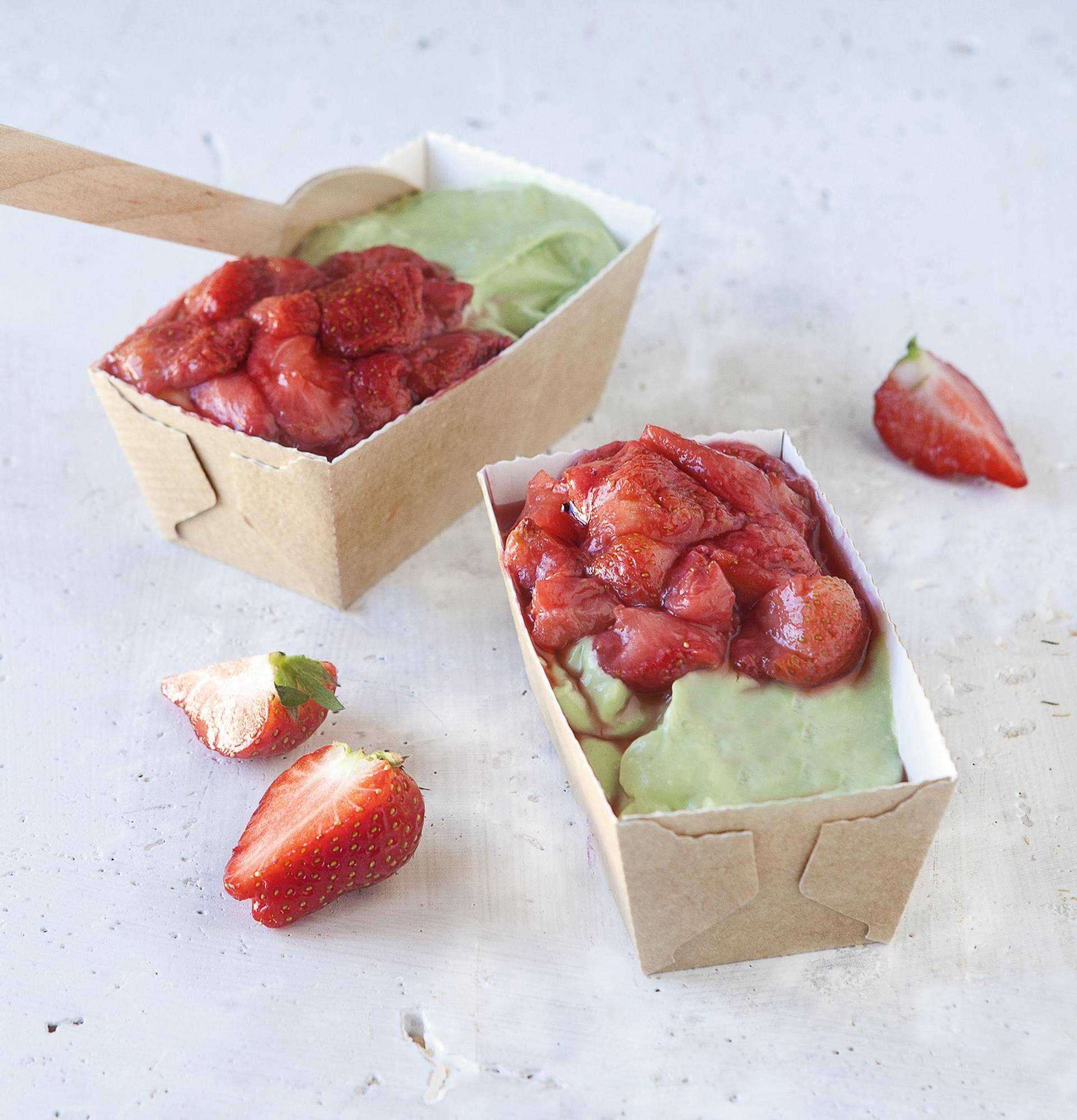 Zoete avocadocrème met aardbeienmoes - Recepten Actifry Express 1kg | Tefal