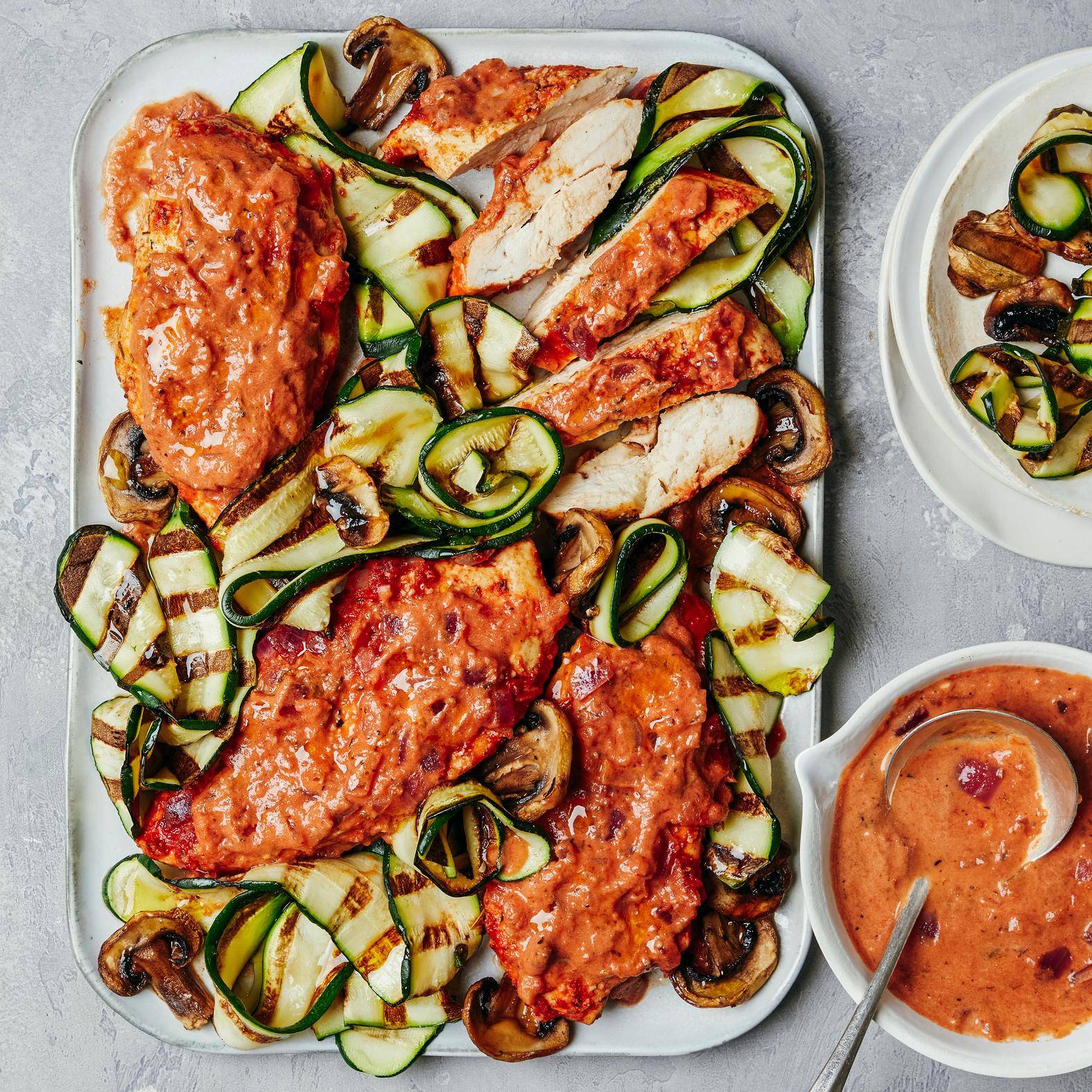 Kip met romige tomatensaus en gegrilde groenten - Recepten OptiGrill 4in1 | Tefal