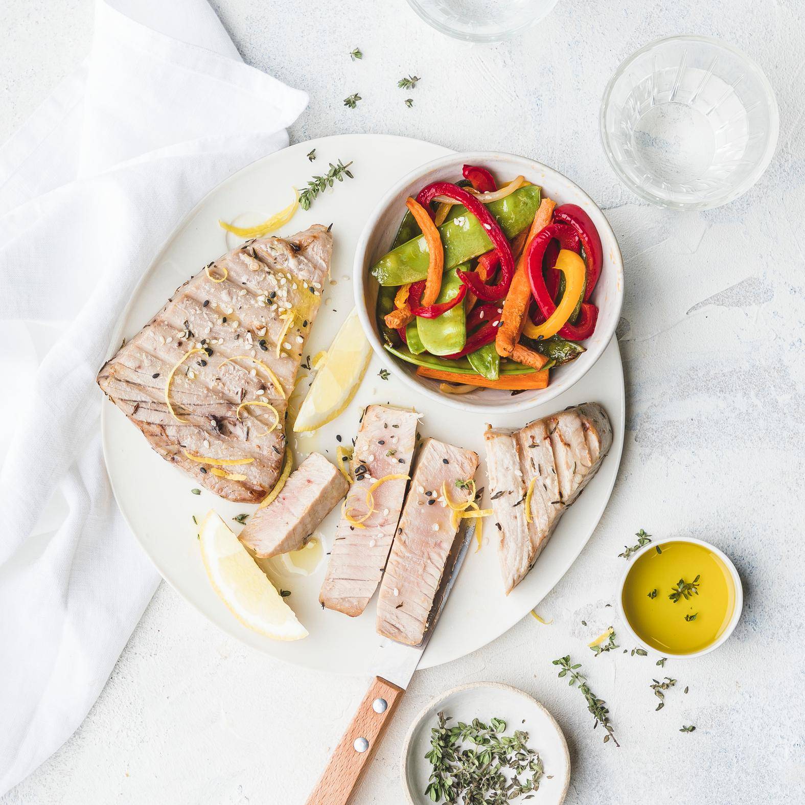 Tonijnsteaks met diepvriesgroenten - Recepten Dual EasyFry&Grill | Tefal