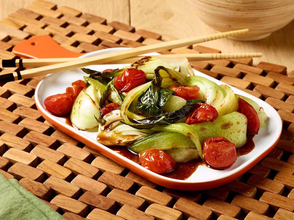 Gebakken paksoi met tomaat - Recepten Actifry Express XL | Tefal