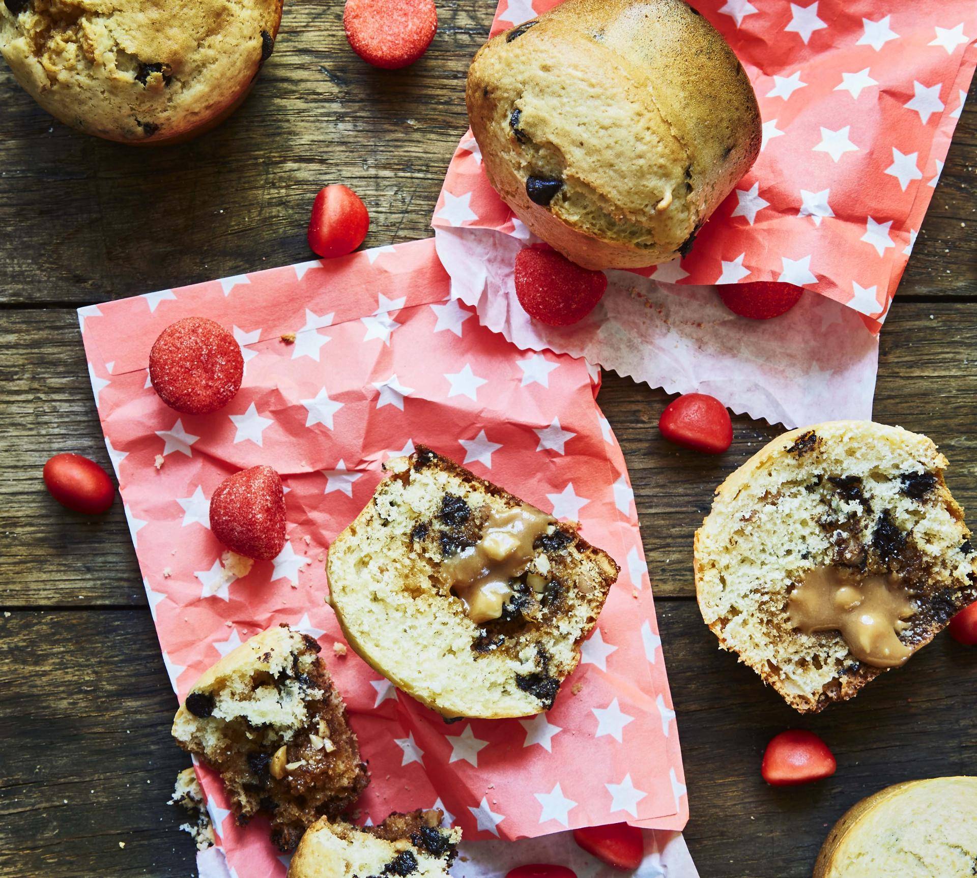 Overheerlijke muffins met pinda's, karamel en chocolade - Recepten Cake Factory | Tefal