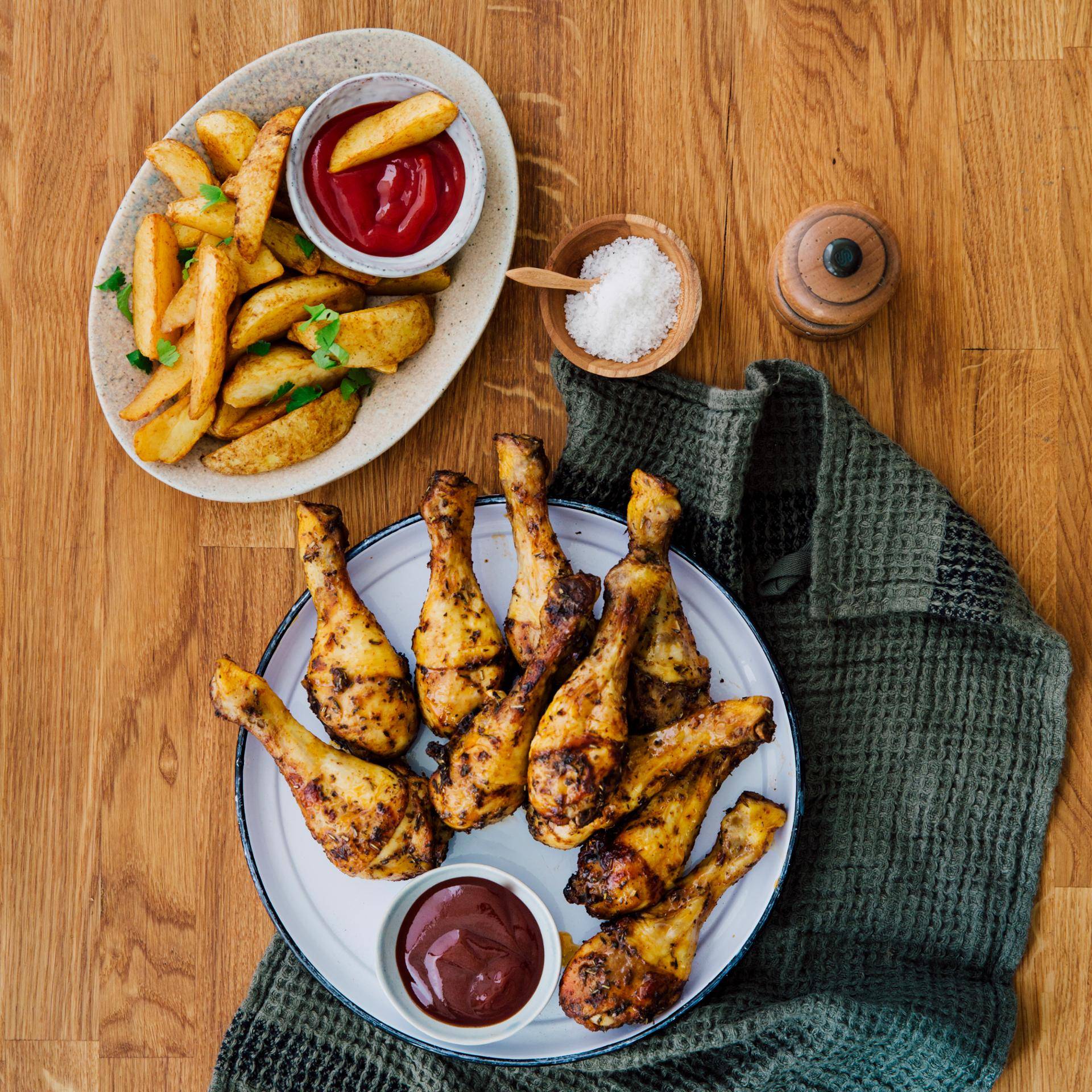 Kipdrumsticks met barbecuesaus en aardappelen - Recepten Dual EasyFry | Tefal
