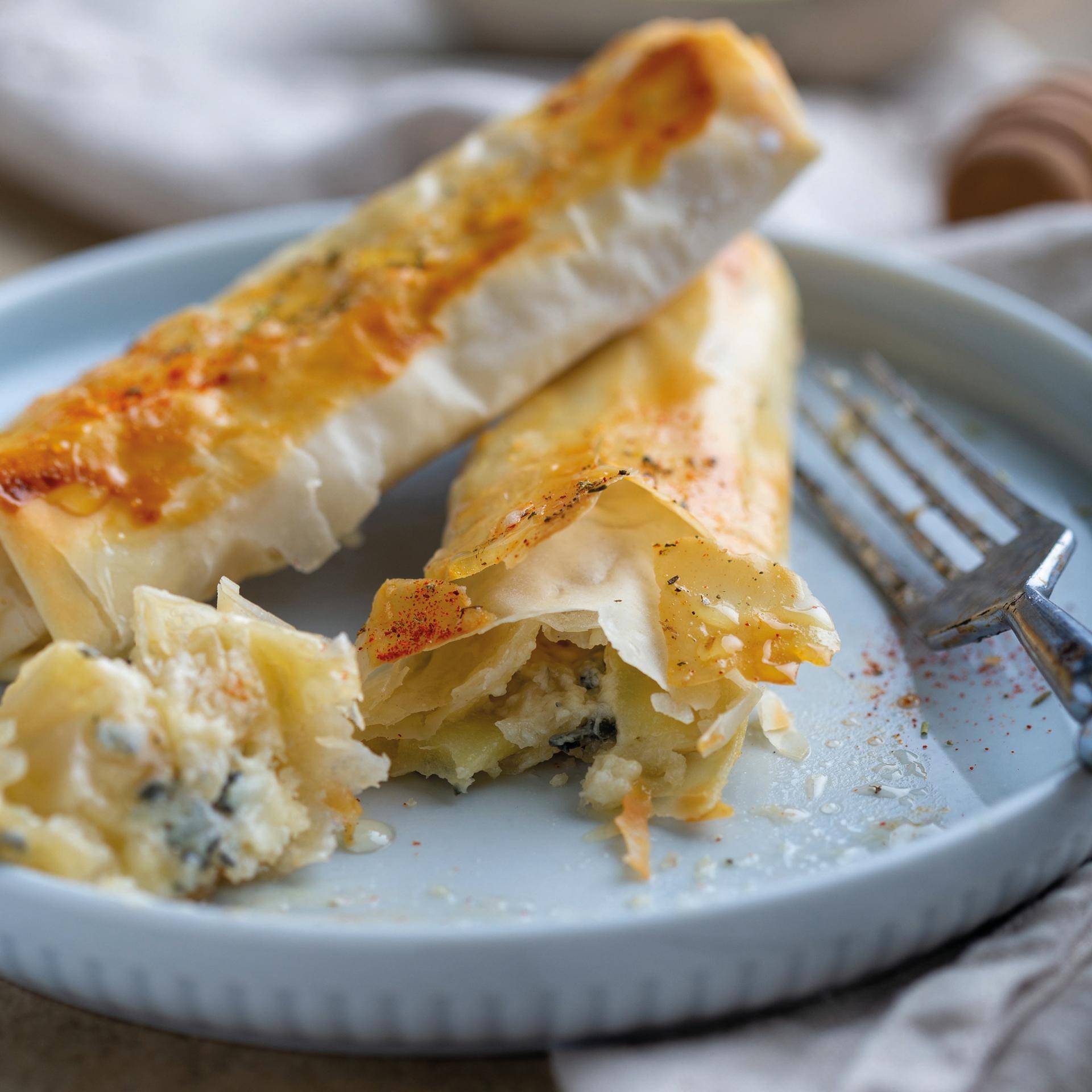 Filodeeg sigaartjes met feta - Recepten Dual EasyFry&Grill | Tefal