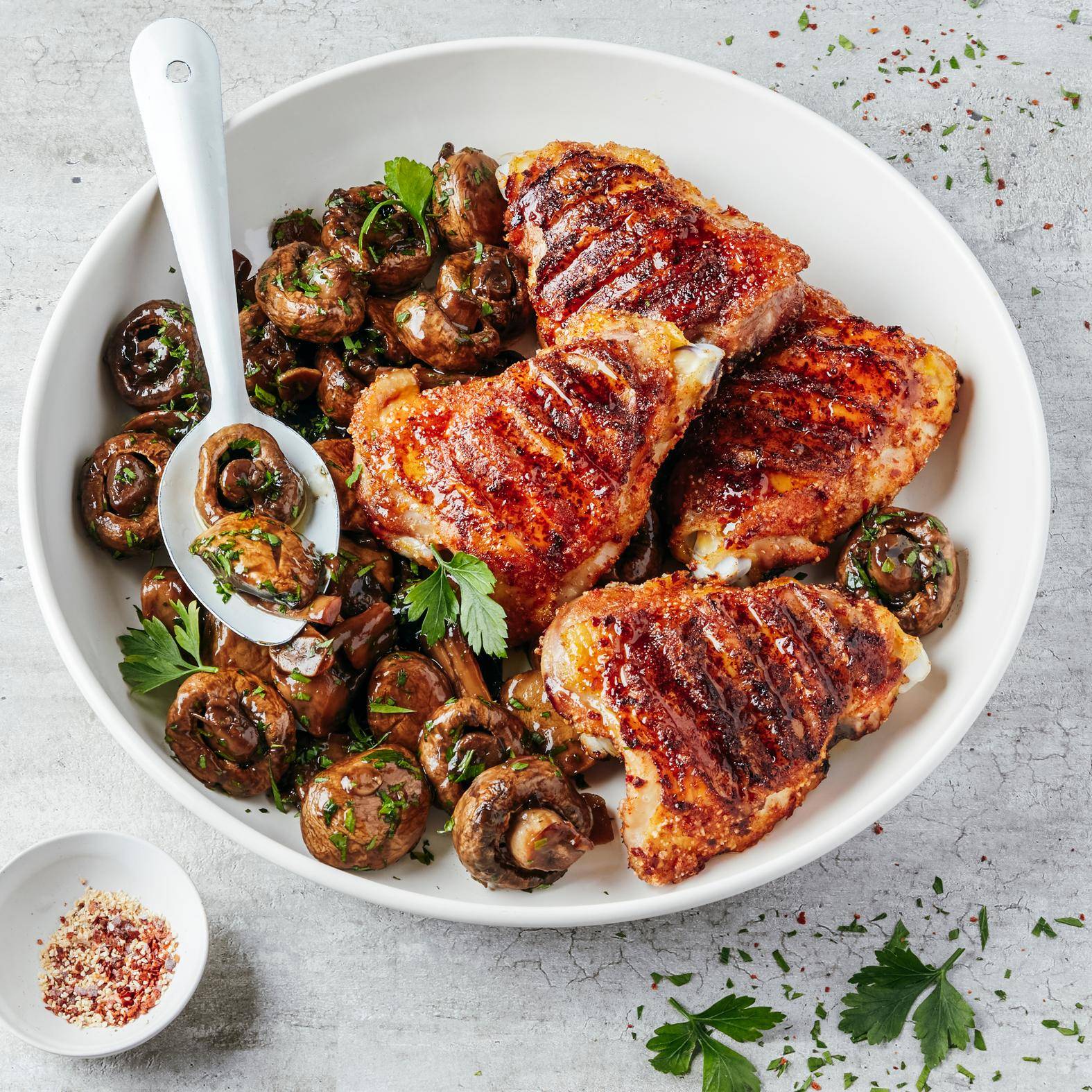 BBQ kip en geroosterde champignons met knoflook en balsamicoazijn - Recepten OptiGrill 4in1 | Tefal