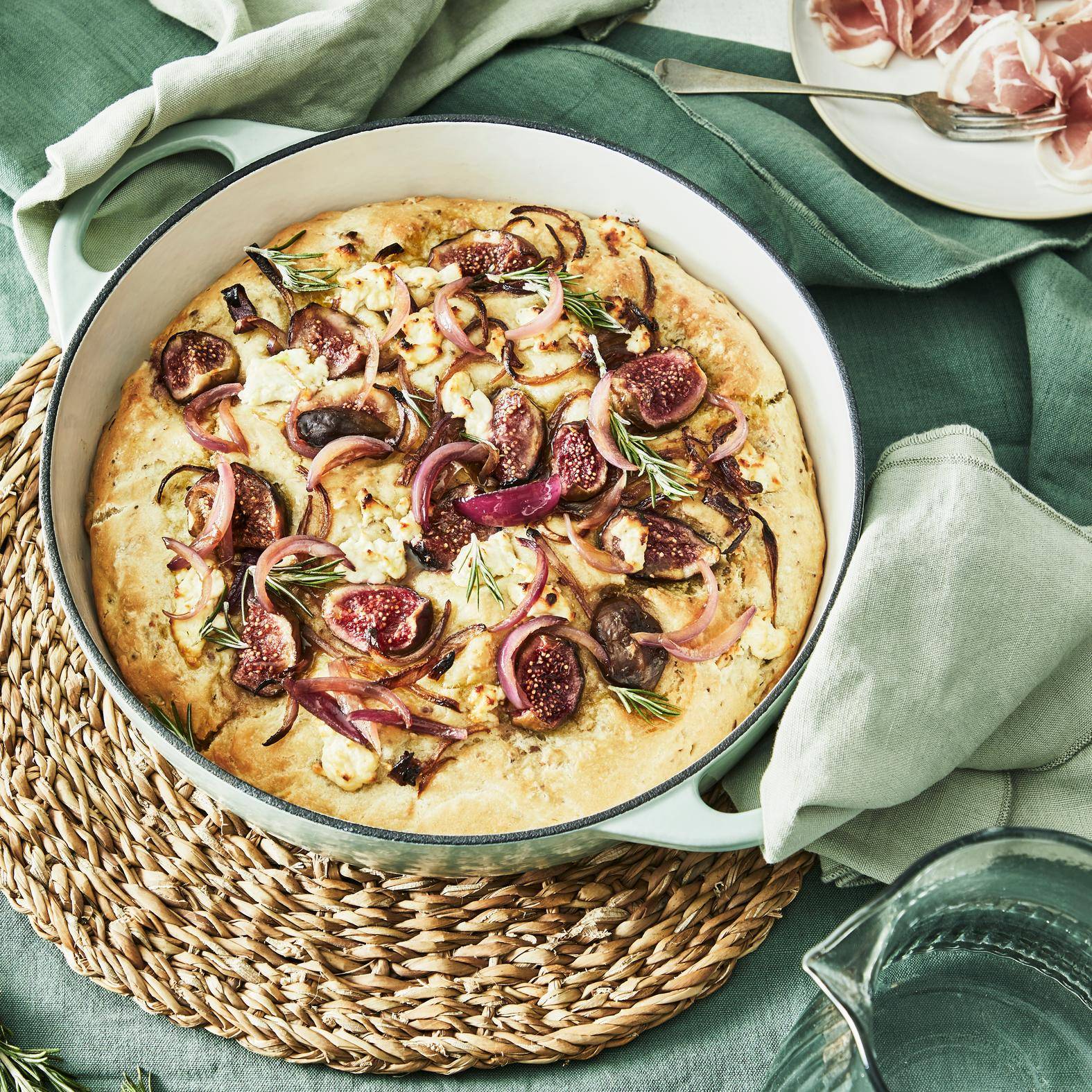 focaccia met geitenkaas, vijgen en zaden - Recepten undefined | Tefal