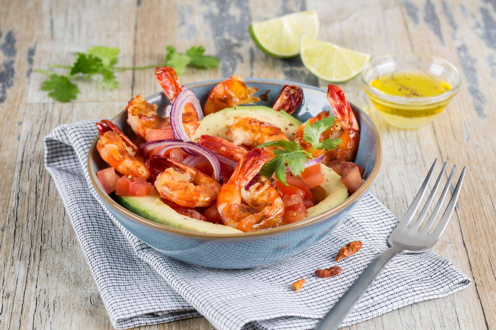 Salade van grote garnalen met avocado en limoen - Recepten OptiGrill XL | Tefal