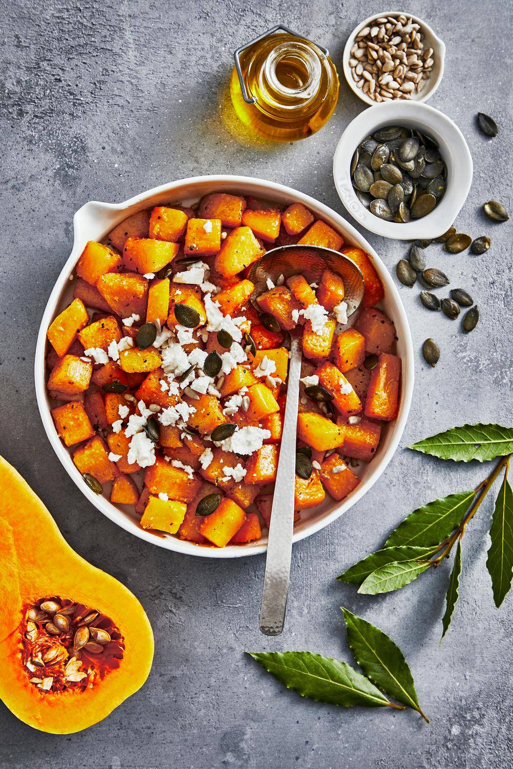 Gebakken muskaatpompoen met olijfolie, knoflook en laurierblad - Recepten EASY FRY OVEN & GRILL 9 in 1 | Tefal
