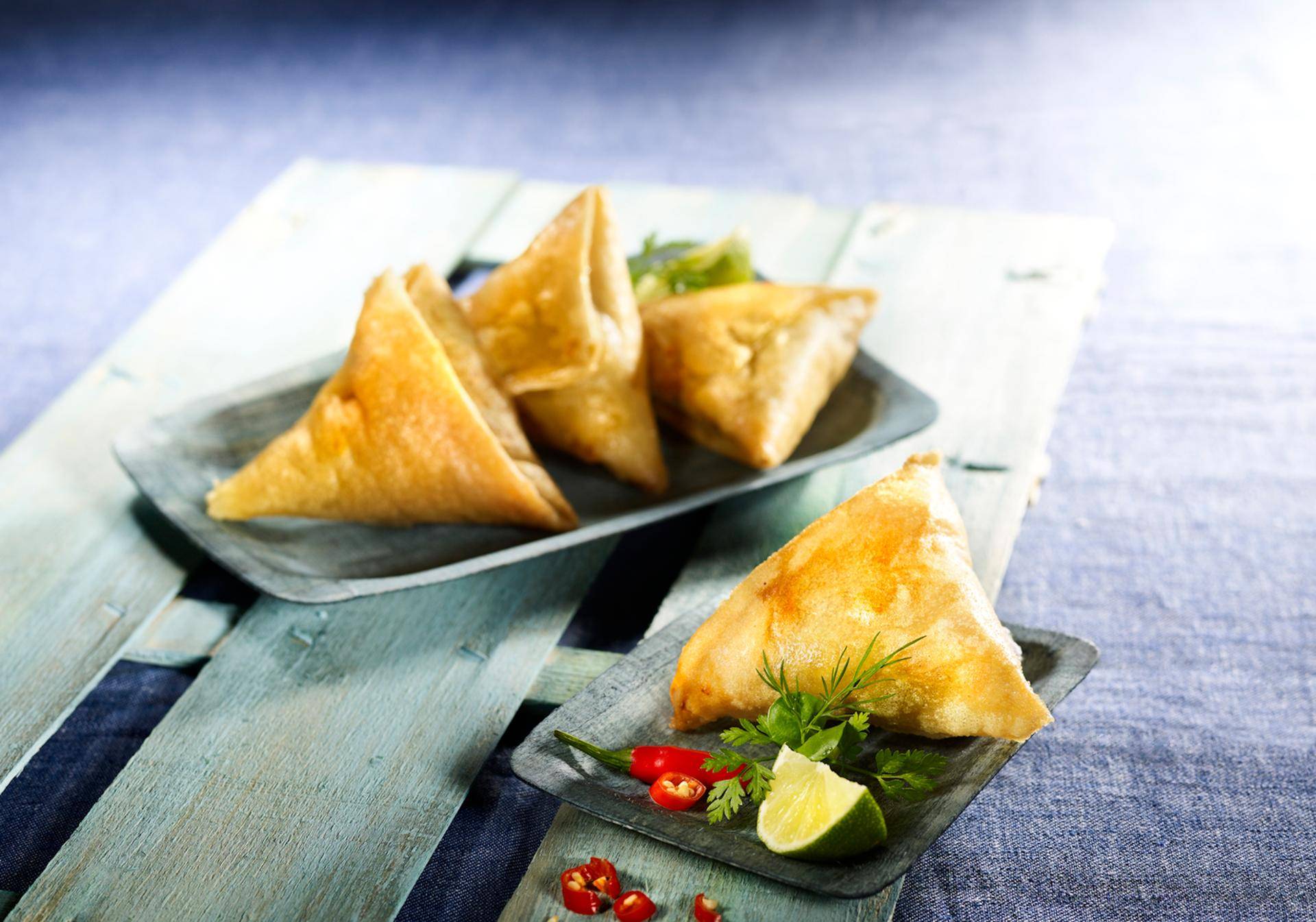 Samosa's met mozzarella en zongedroogde tomaten - Recepten EASY FRY & GRILL 2 in 1 DIGITAL | Tefal
