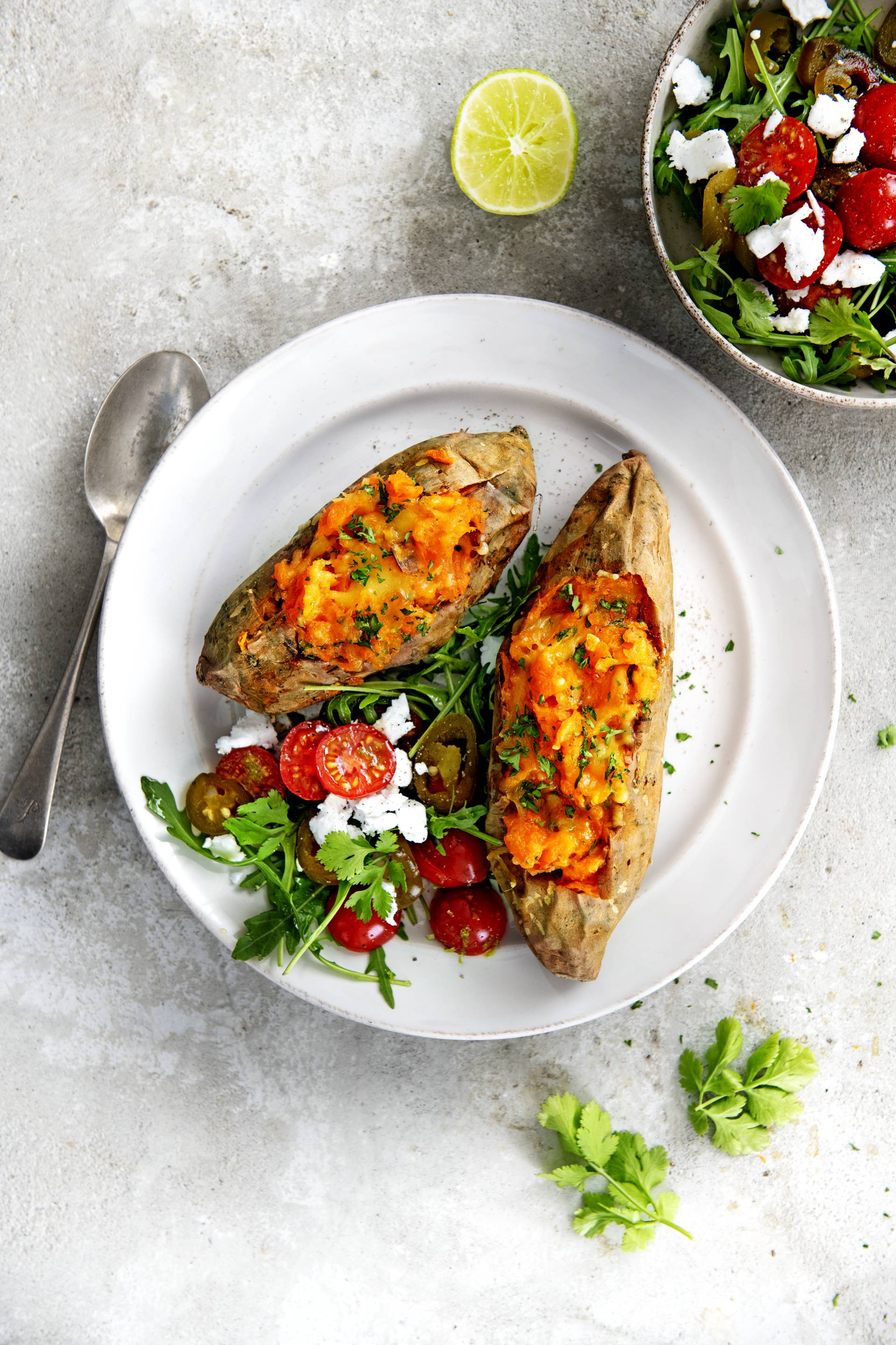 Gevulde zoete aardappel met vegan fetasalade - Recepten EASY FRY & GRILL 2 in 1 DIGITAL | Tefal