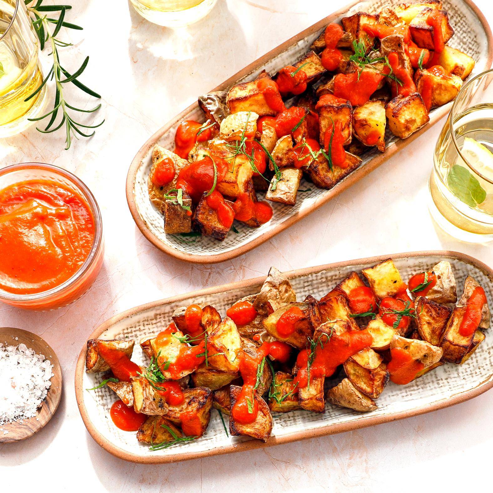 Pittige patatas bravas - Recepten EASY FRY & GRILL 2 in 1 MECHANICAL | Tefal