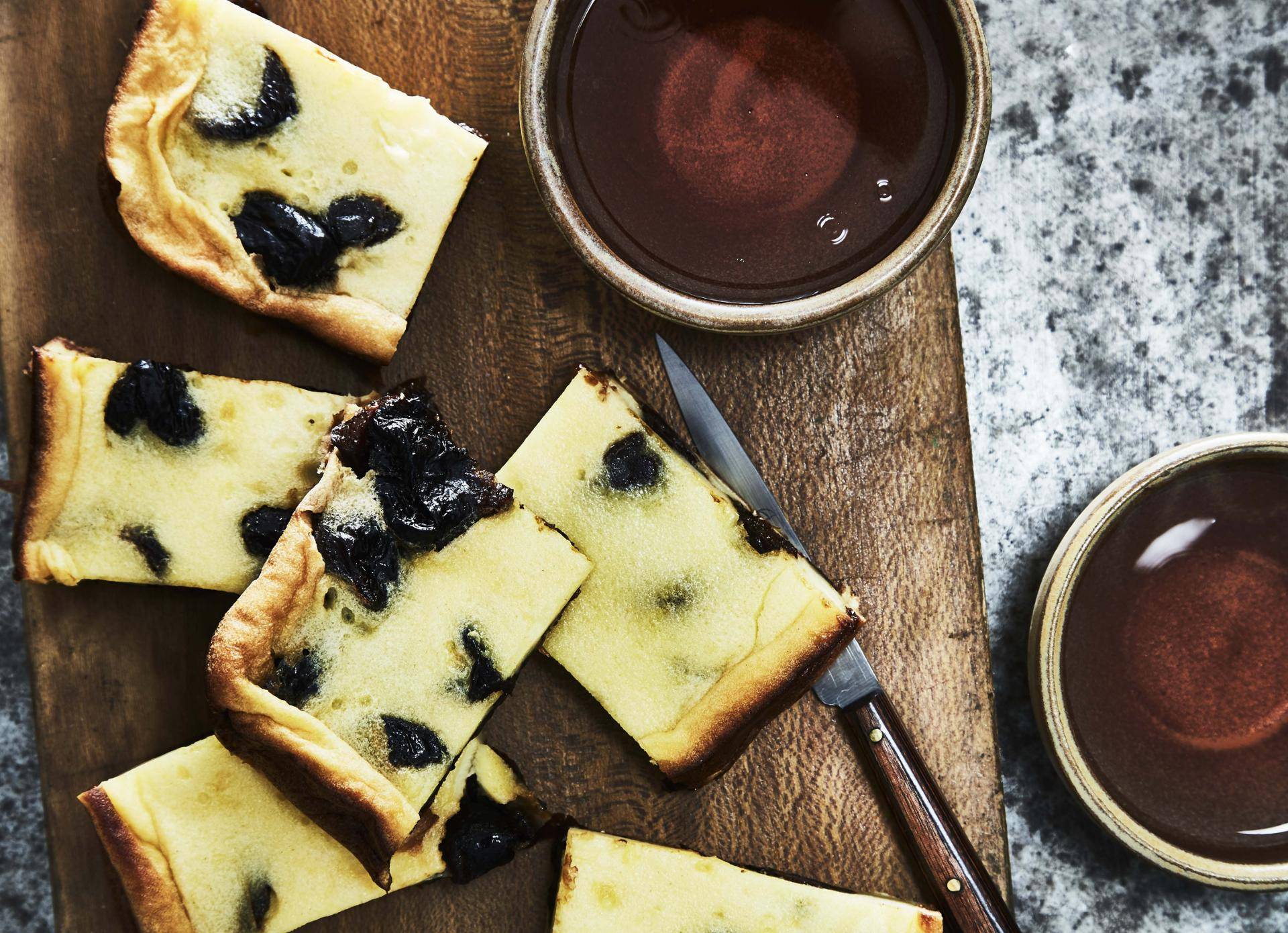 Far met gedroogde pruimen - Recepten Cake Factory | Tefal