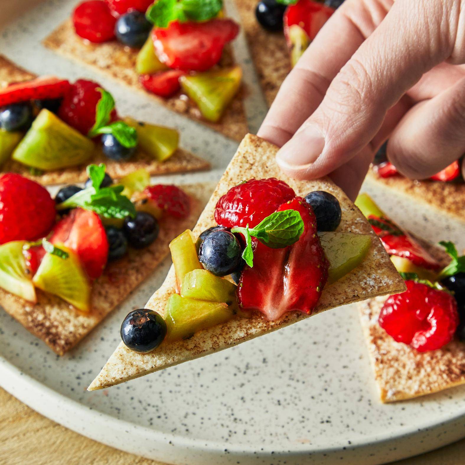 Fruit salsa met kaneelchips - Recepten Easy Fry Max | Tefal