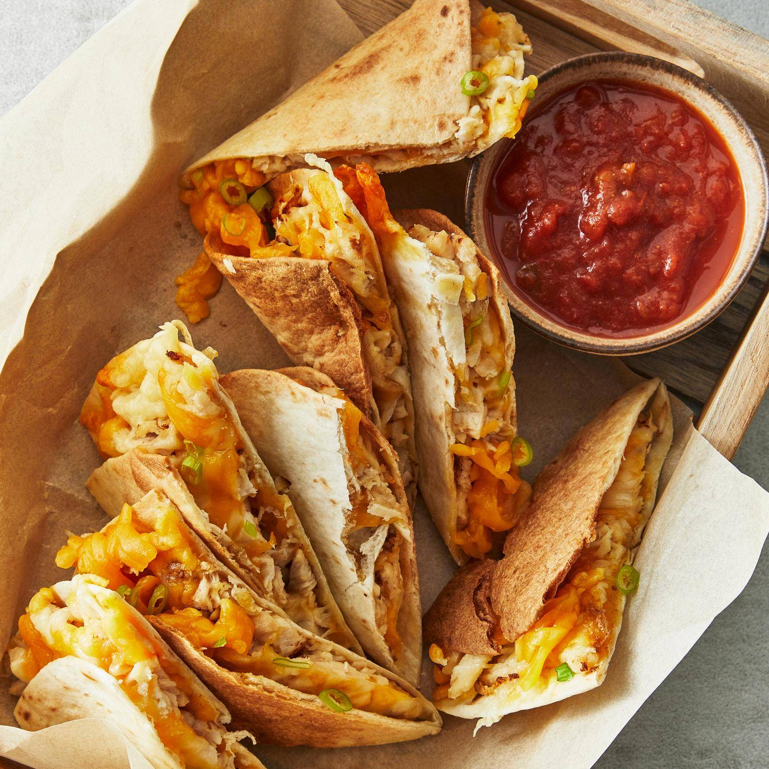 Quesadillas met kip en salsa - Recepten Dual EasyFry | Tefal